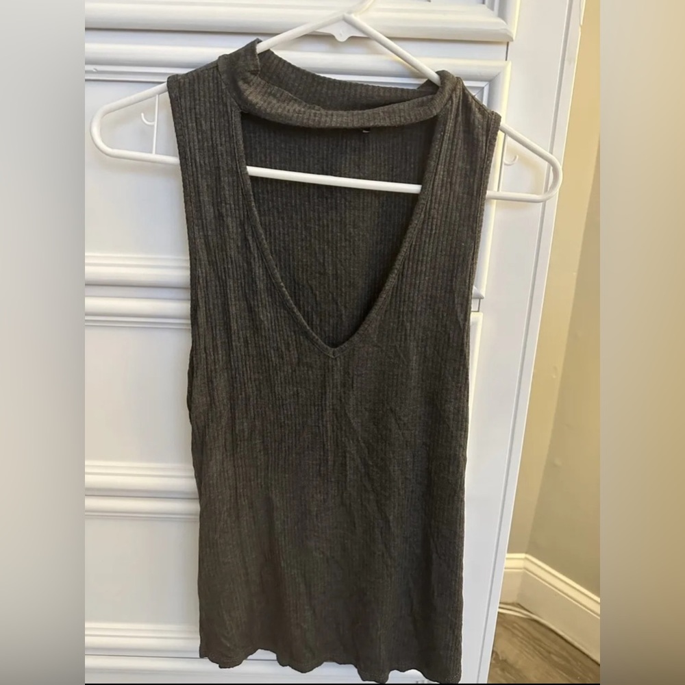 Kendall and Kylie Women’s Gray Tank Top - Size L